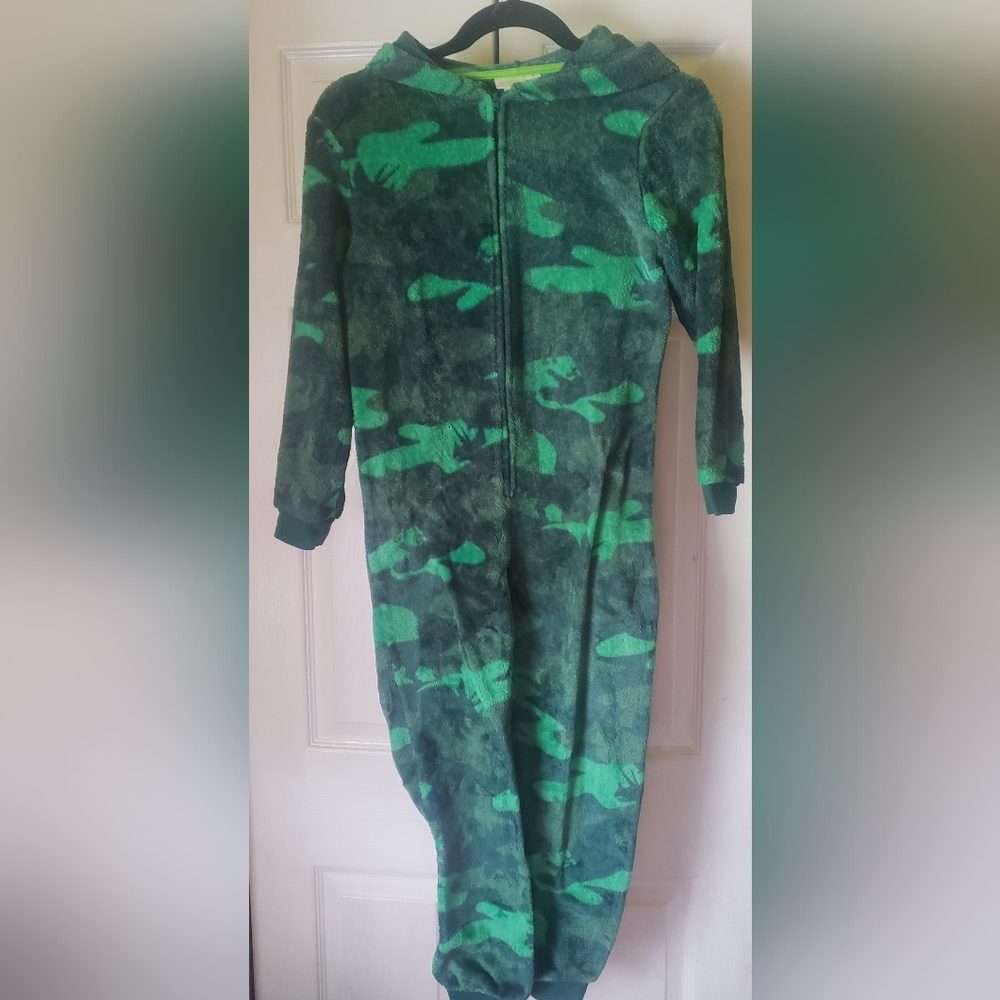 Saint Eve Kids Size small Boys Dinosaur Oneise Pajamas with hood